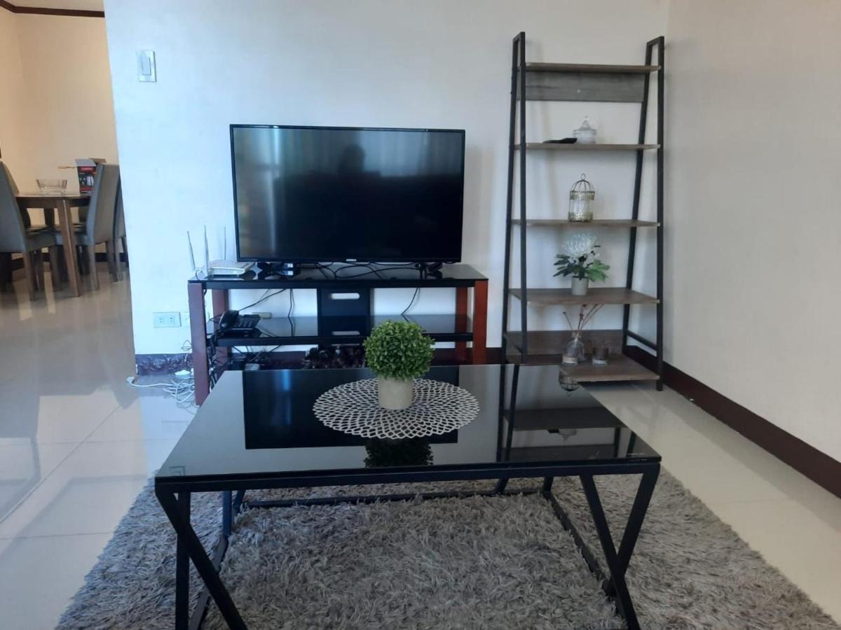 Affordable Makati Apt Маніла Екстер'єр фото