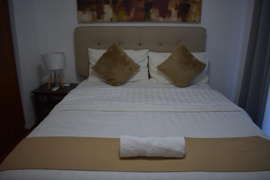 Affordable Makati Apt Маніла Екстер'єр фото