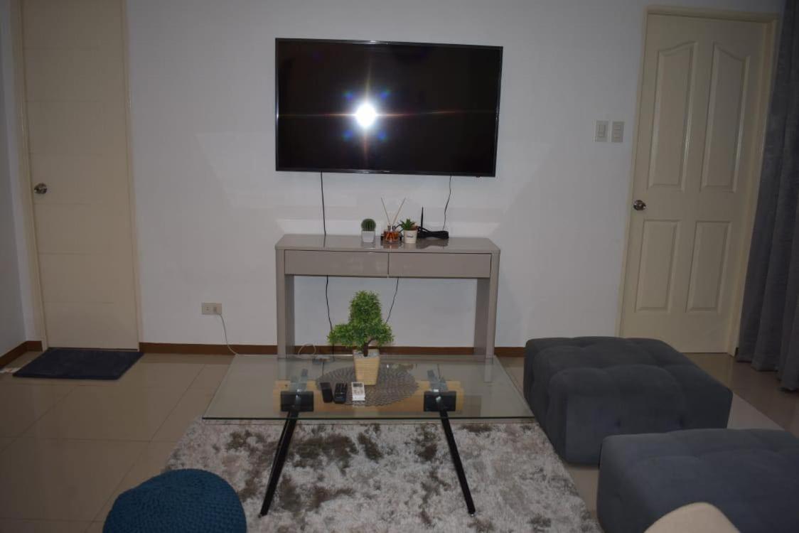 Affordable Makati Apt Маніла Екстер'єр фото
