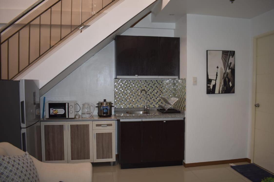 Affordable Makati Apt Маніла Екстер'єр фото