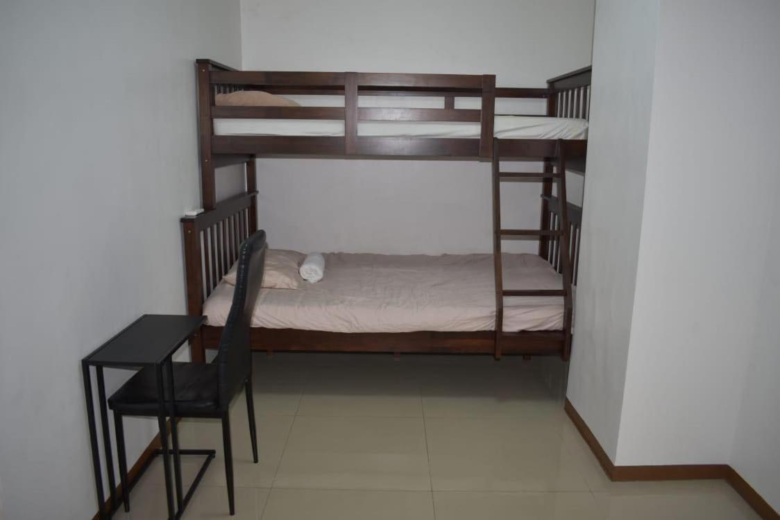 Affordable Makati Apt Маніла Екстер'єр фото