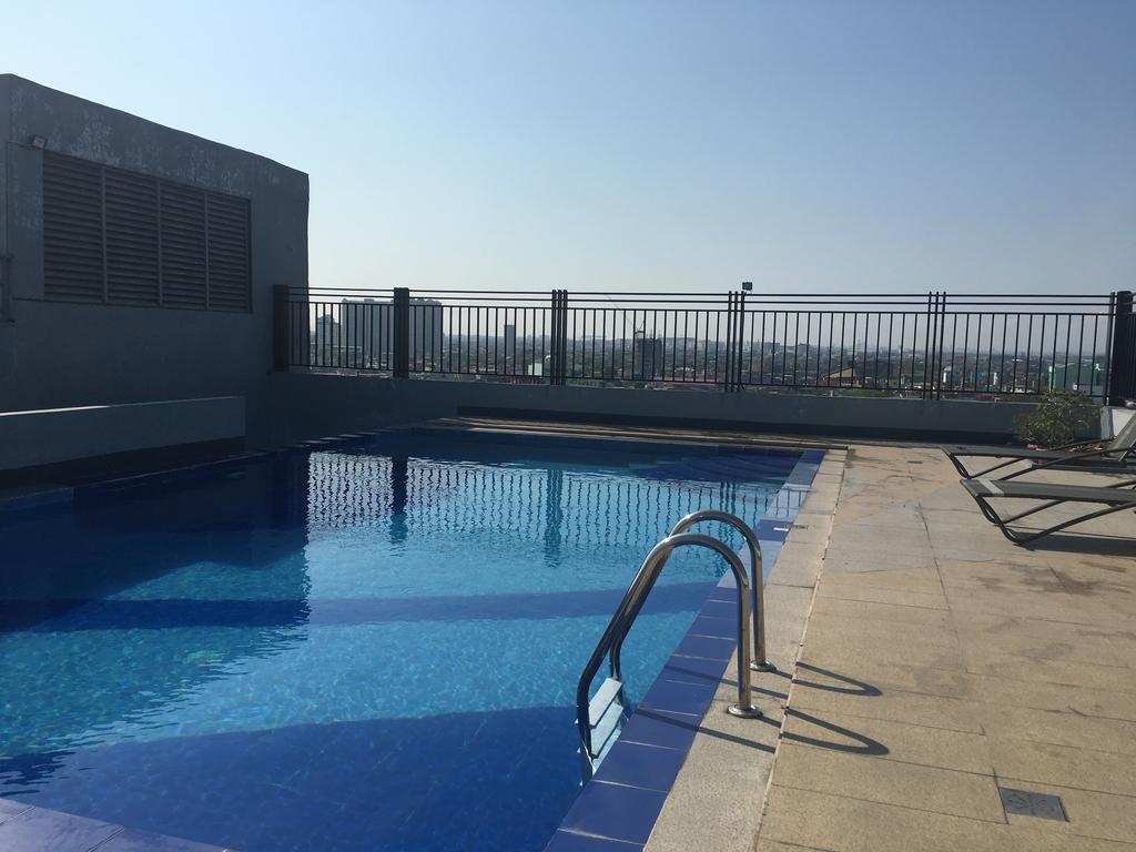 Affordable Makati Apt Маніла Екстер'єр фото